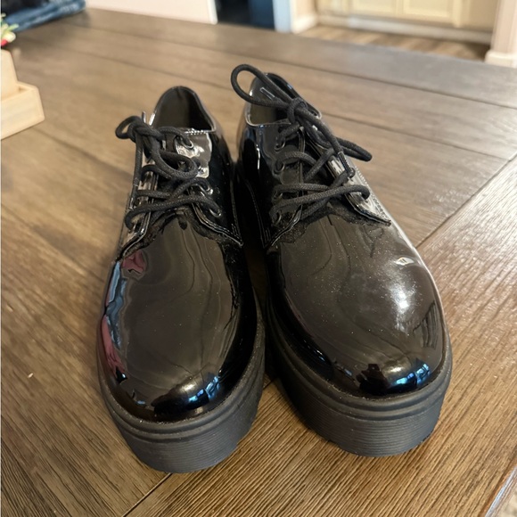 Forever 21 Shoes - Forever 21 Black Platform Patent Leather Shoes size 7.5